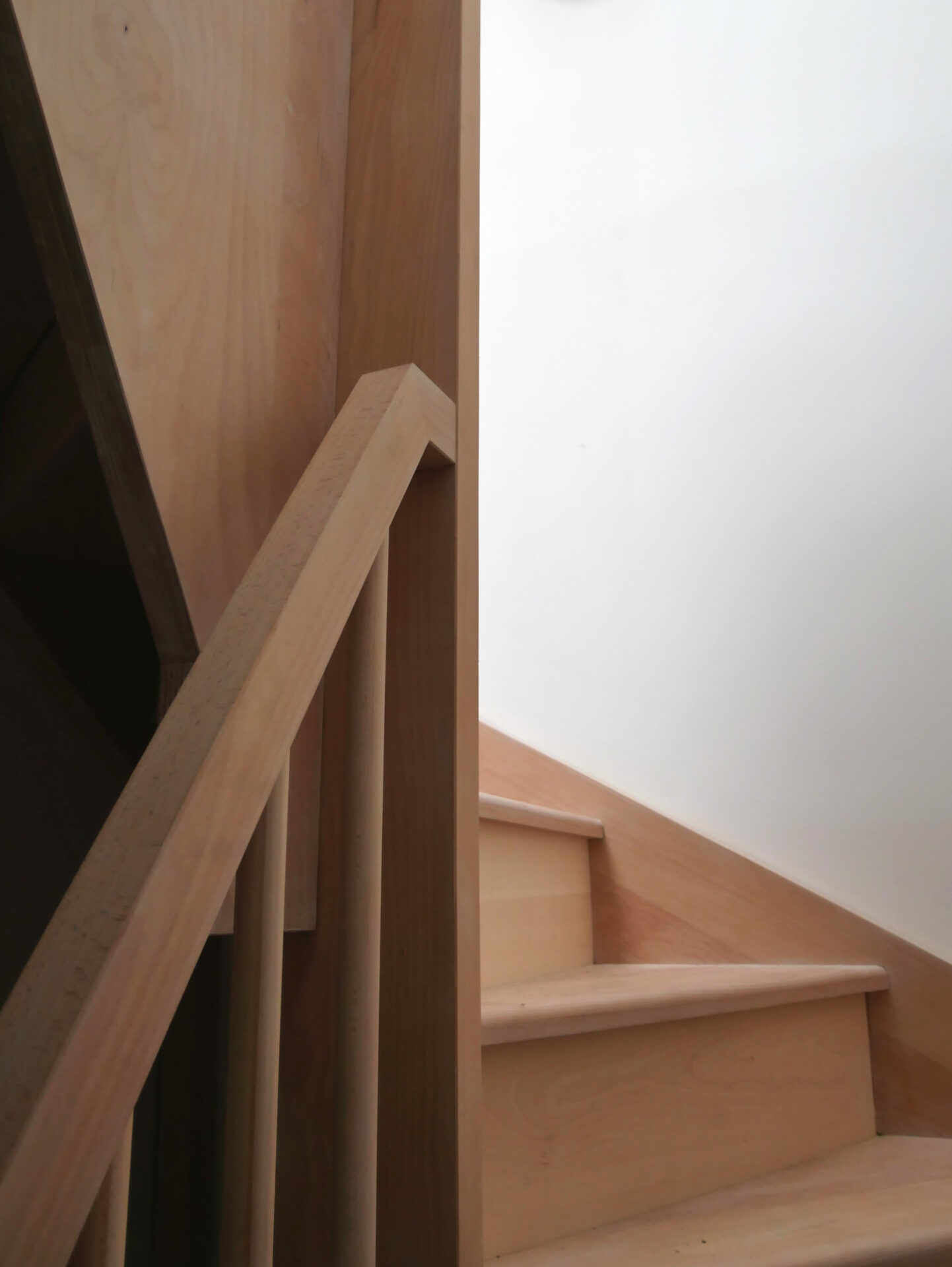 Détail de main courante d'escalier, Montreuil, 2020