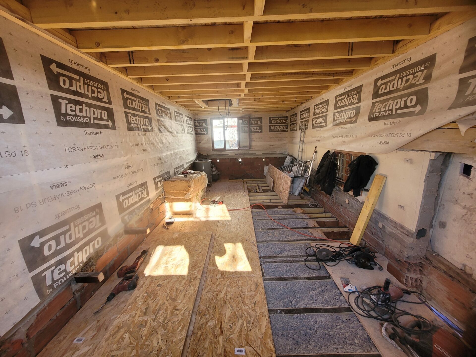 Isolation intérieur d'une surélévation, Saint Denis, 2023