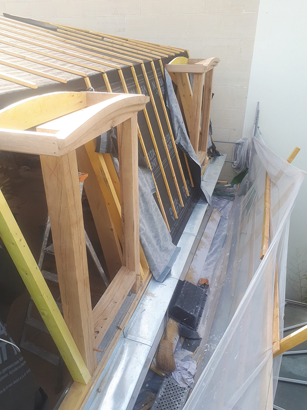 Lucarne à fronton cintré, St Maur des Fossés, 2018